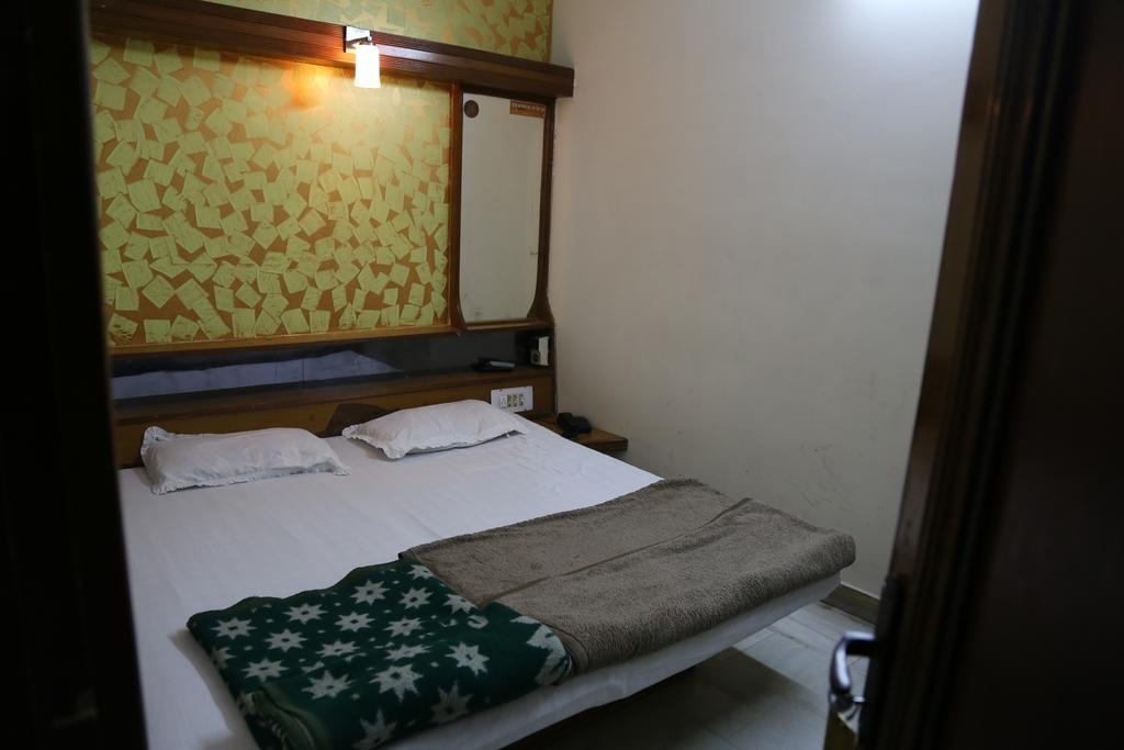 Yes Please Guest House New Delhi Eksteriør billede