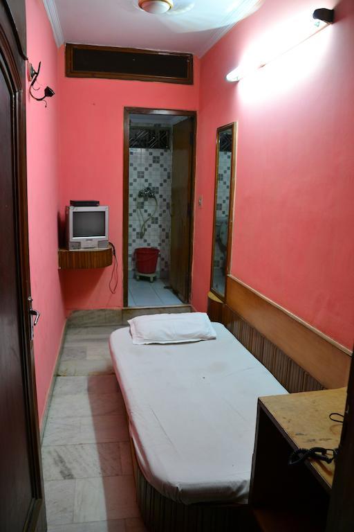Yes Please Guest House New Delhi Værelse billede
