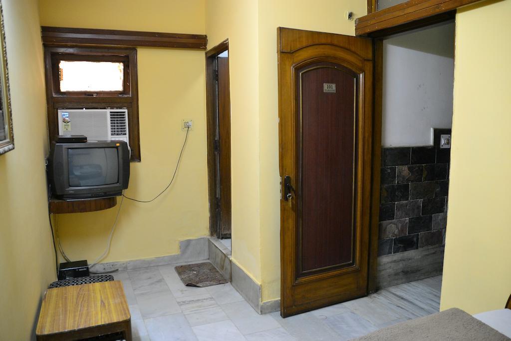 Yes Please Guest House New Delhi Værelse billede